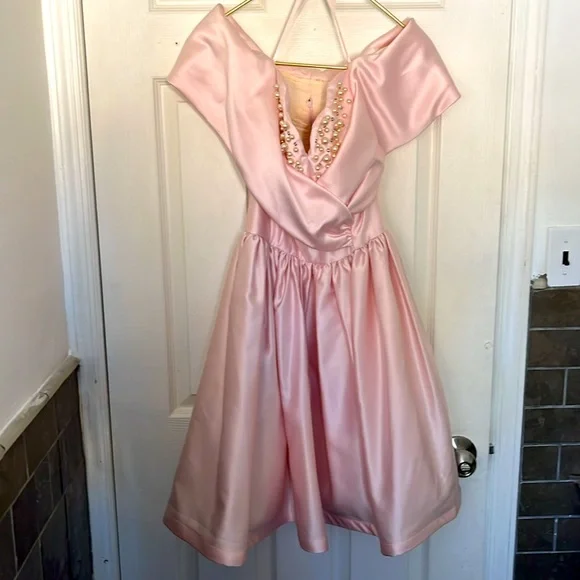 Prom or sweet 15/ 16 dress worn once size small/4 - Picture 3 of 7